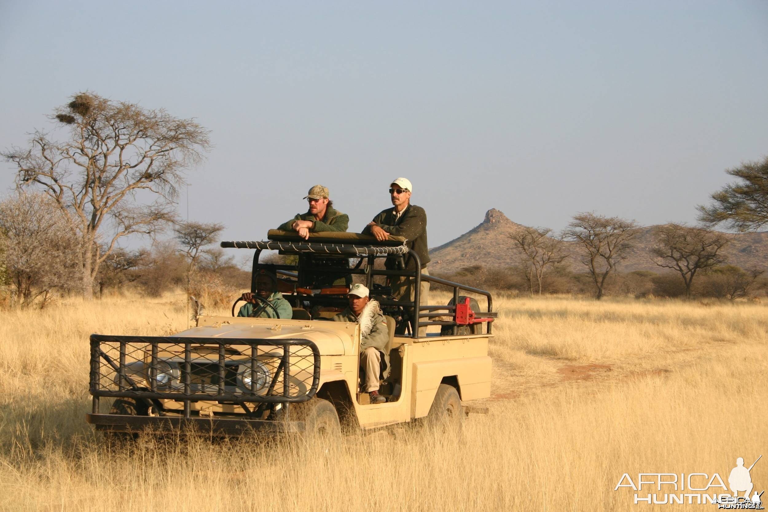 Hunting Vehicle Toyota Land Cruiser 4x4 Long Wheel Base