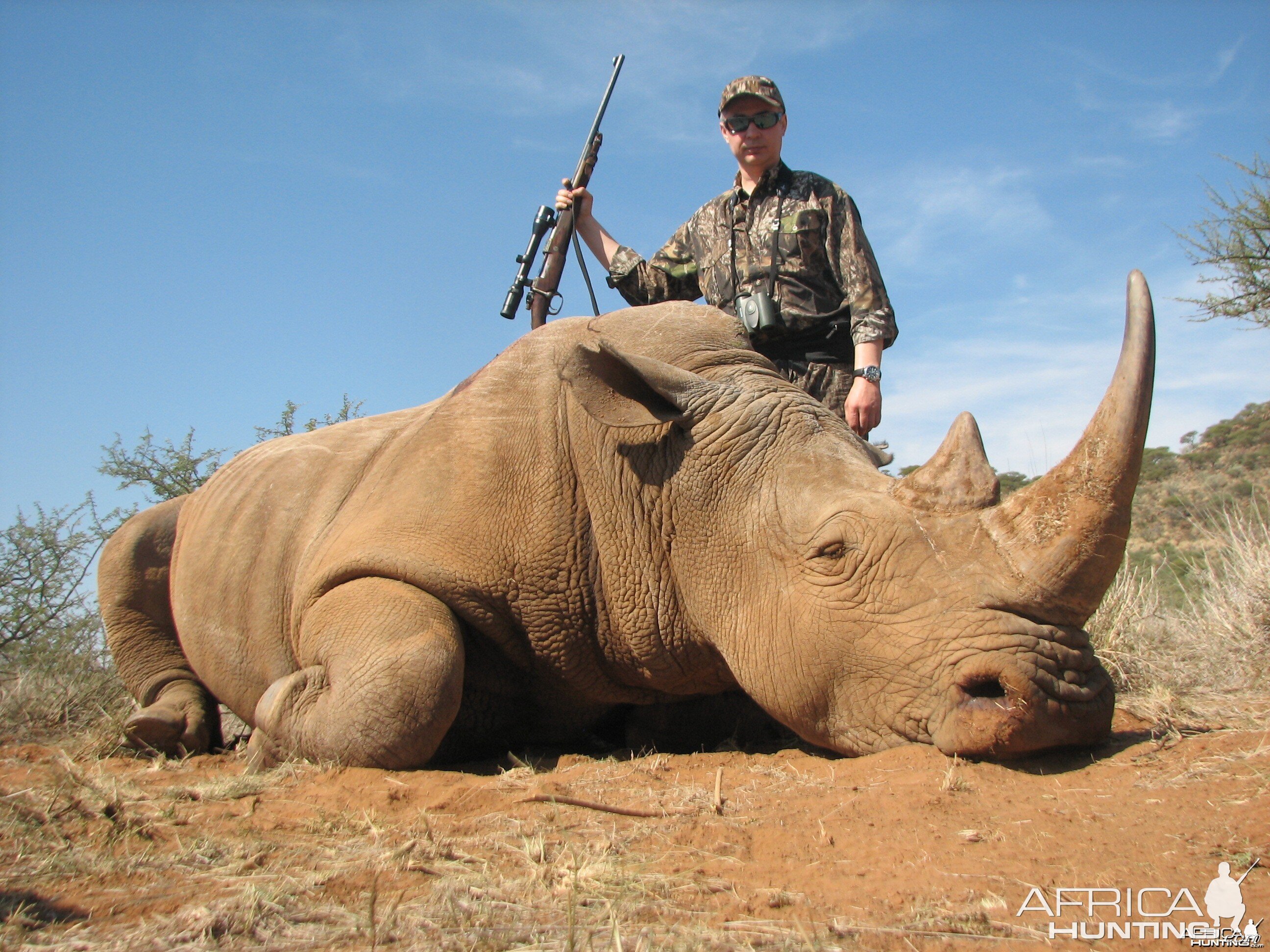 Hunting White Rhino with Wintershoek Johnny Vivier Safaris in SA