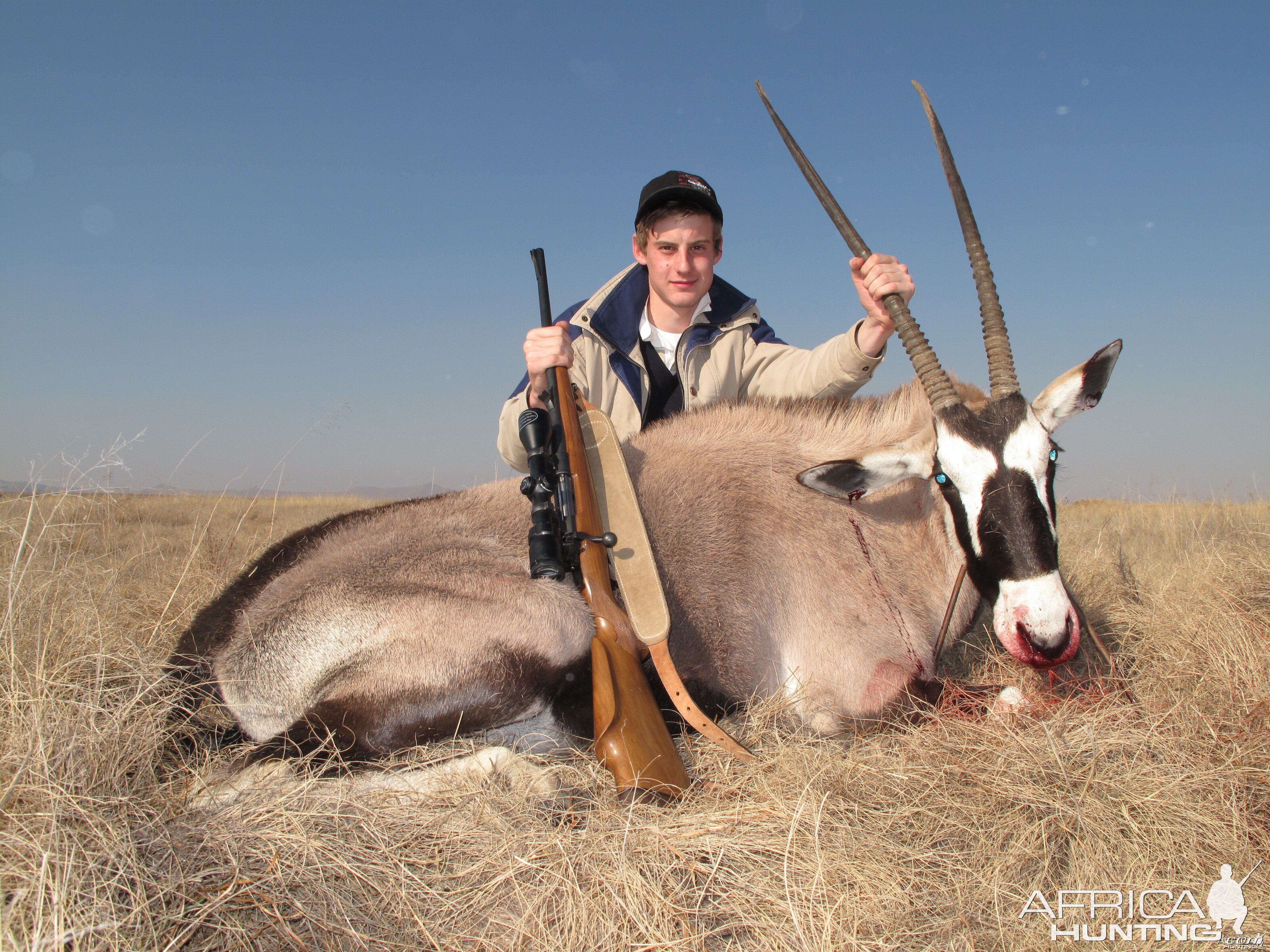 Hunting with Clients, 37" Oryx