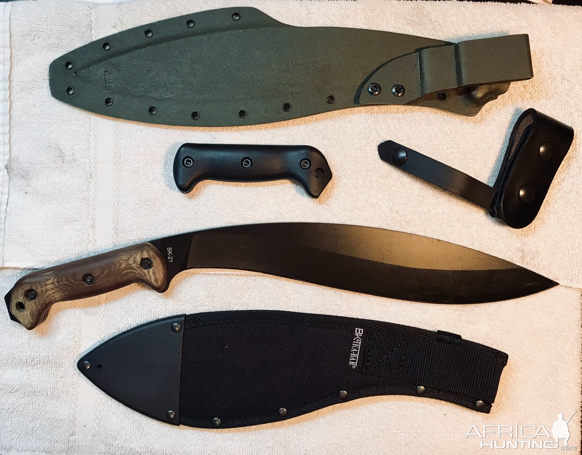 Kabar Becker BK21 Kukri Knife