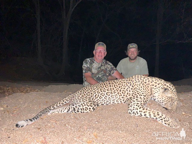 Leopard Hunt Mozambique