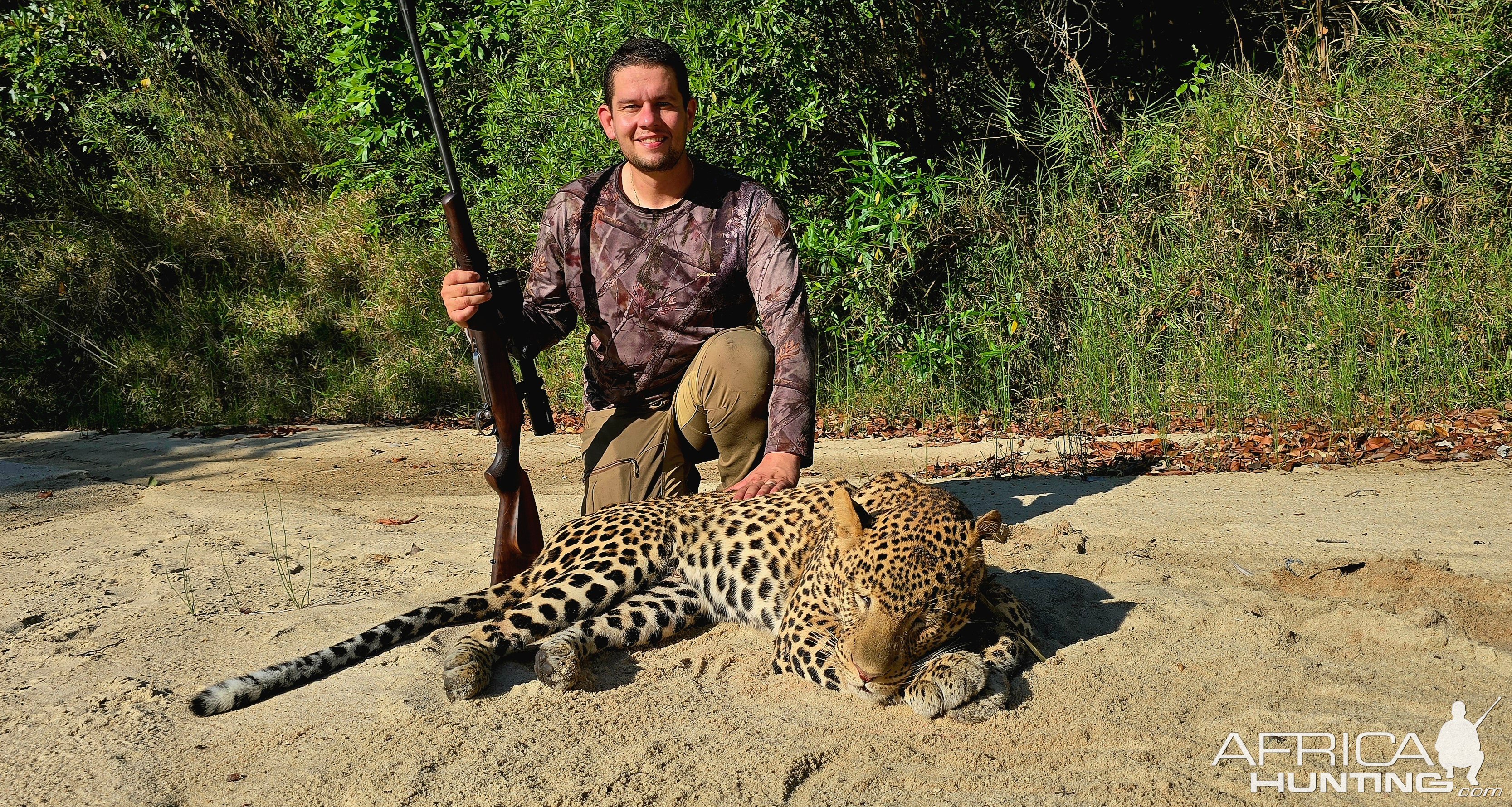 Leopard Hunt Mozambique