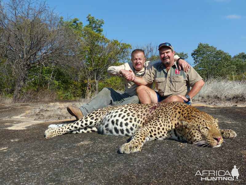 Leopard Hunt Zimbabwe