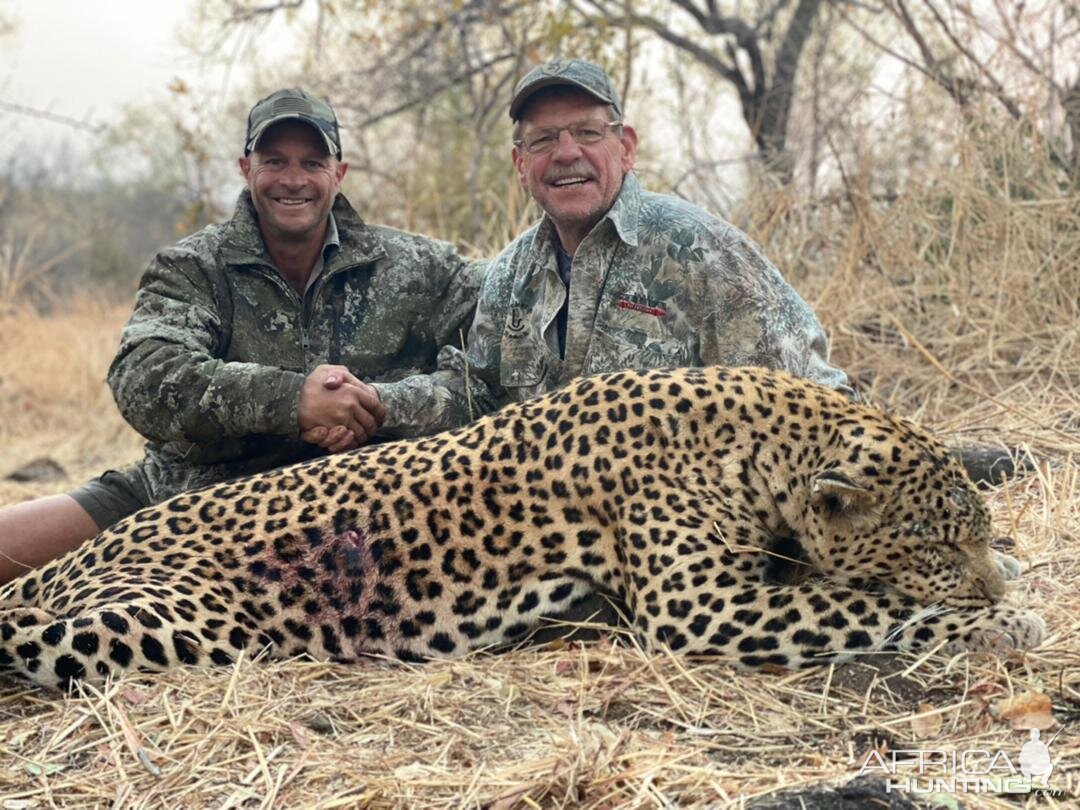 Leopard Hunting Matetsi Zimbabwe