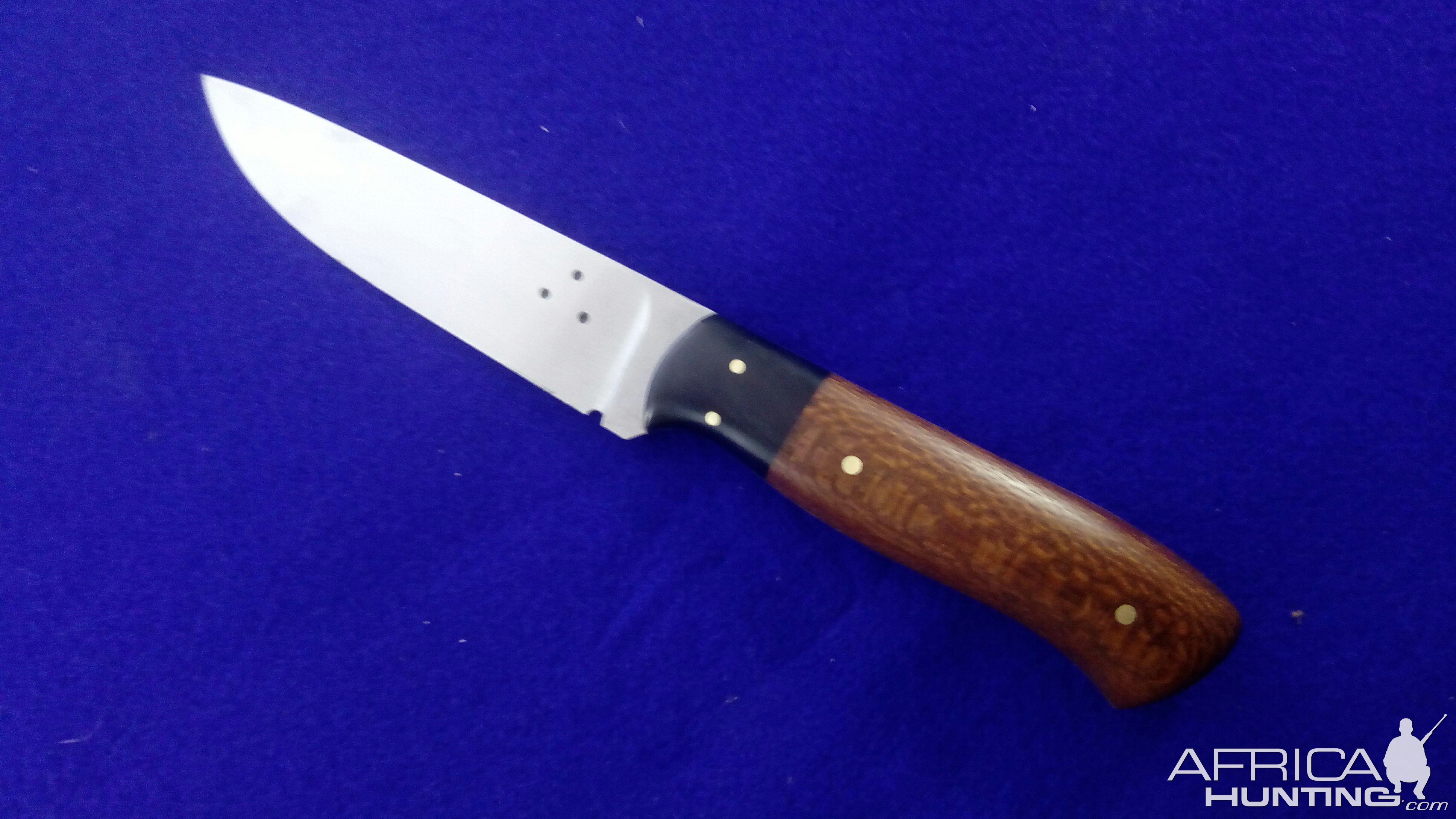 Light hunter Knife with Leopardwood over BuffaIo Horn