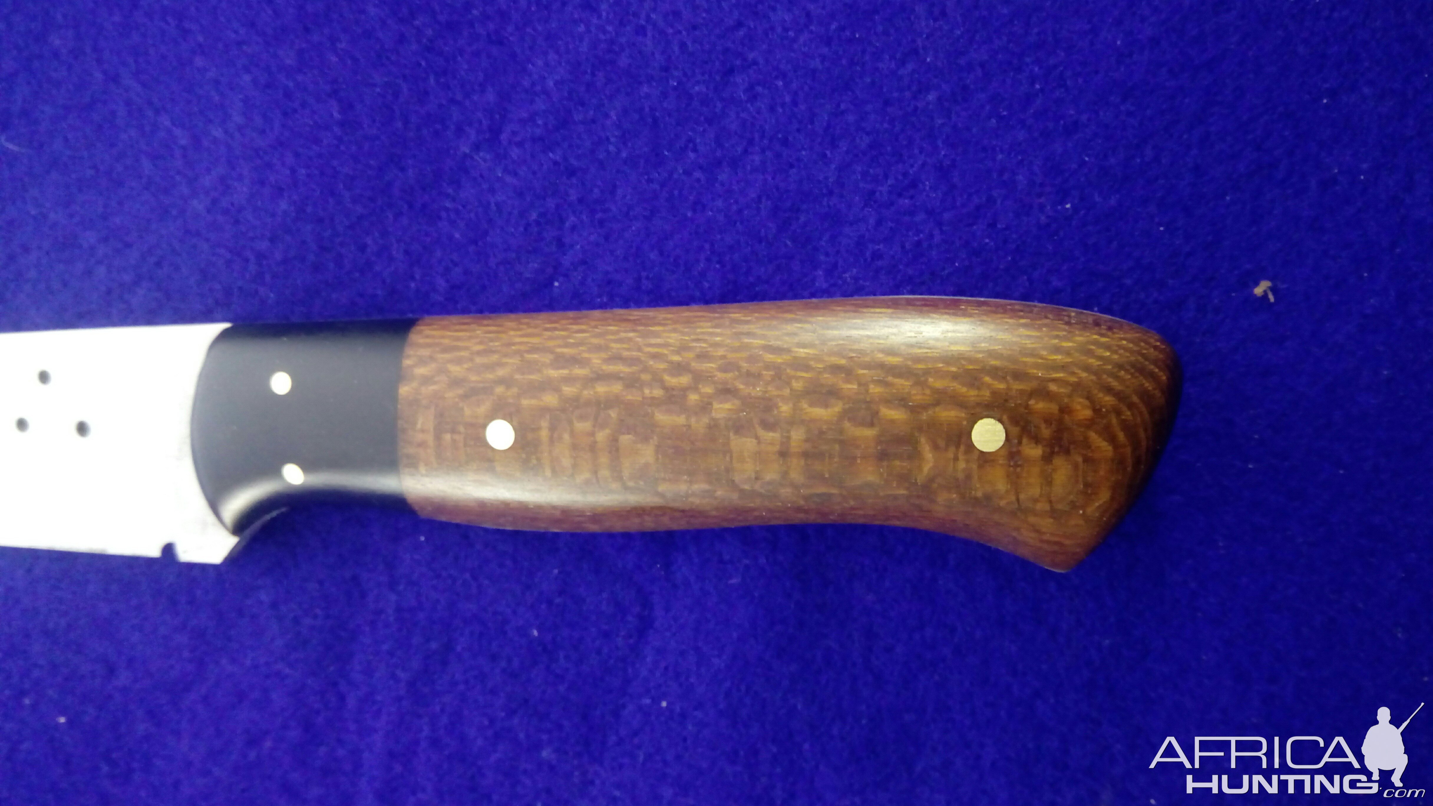 Light hunter Knife with Leopardwood over BuffaIo Horn