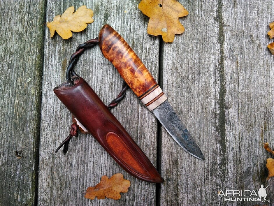 Neckers & smaller Knives of Scandinavian type