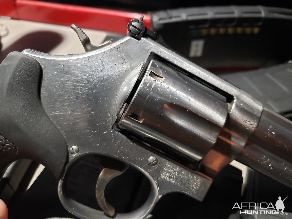 S&W 686-6-4 in 357 Mag Revolver