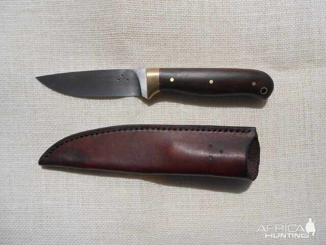 Safari Knife with Walnut and Brass