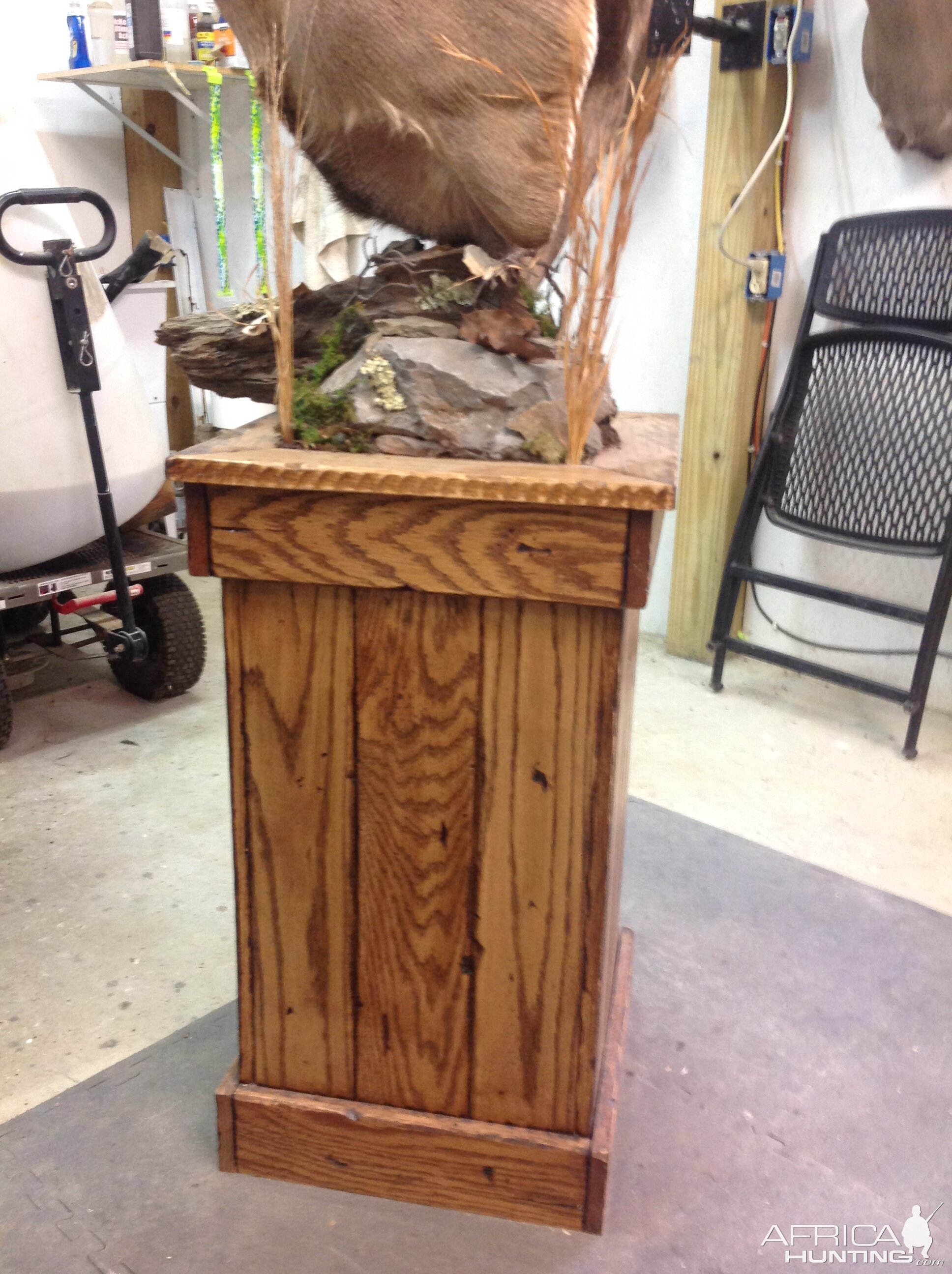 Simple and Rustic Pedestal