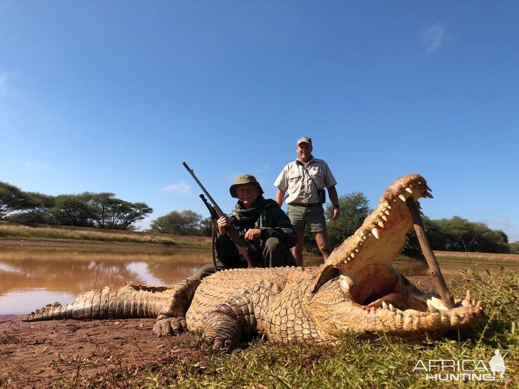 South Africa Hunt Crocodile