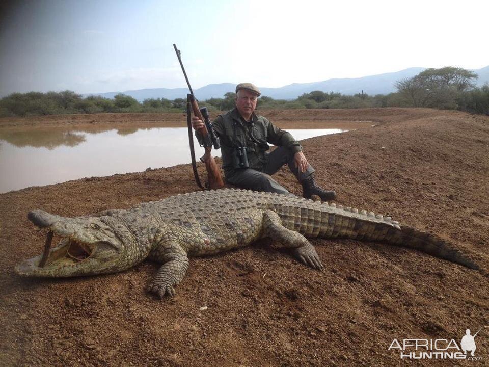 South Africa Hunt Crocodile