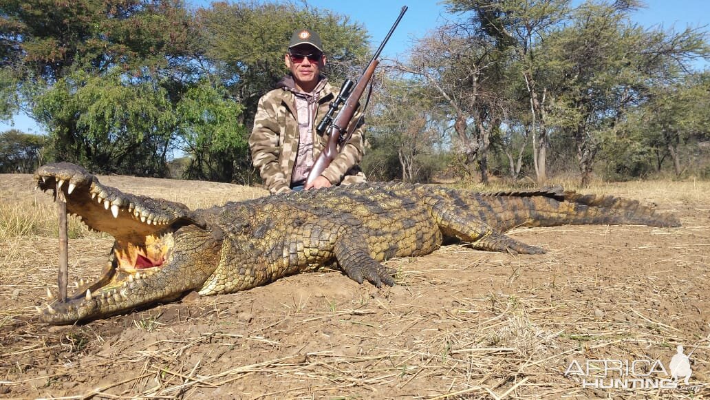 South Africa Hunt Crocodile