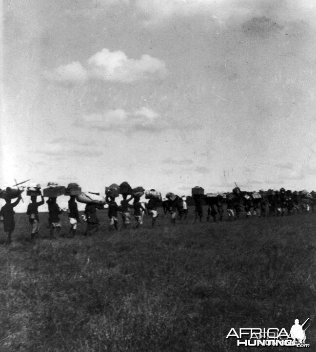 Theodore Roosevelt, porters at the start of the expedition