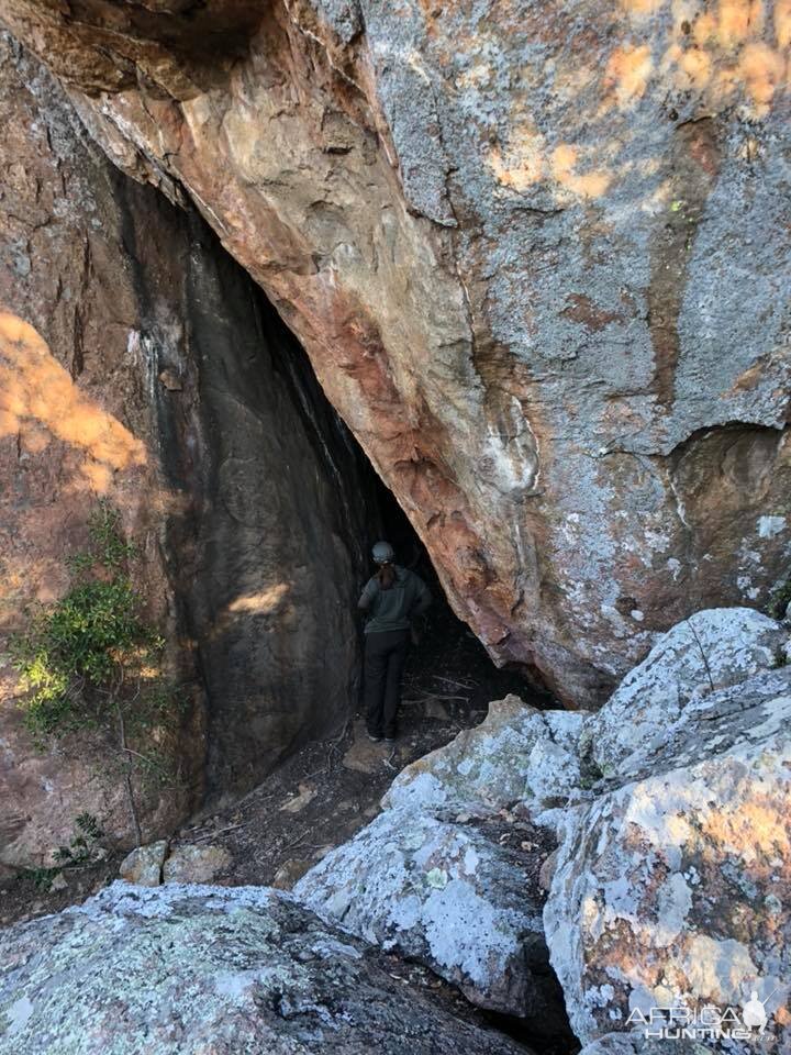 Visiting Caves & Rock Paintings in Zimbabwe