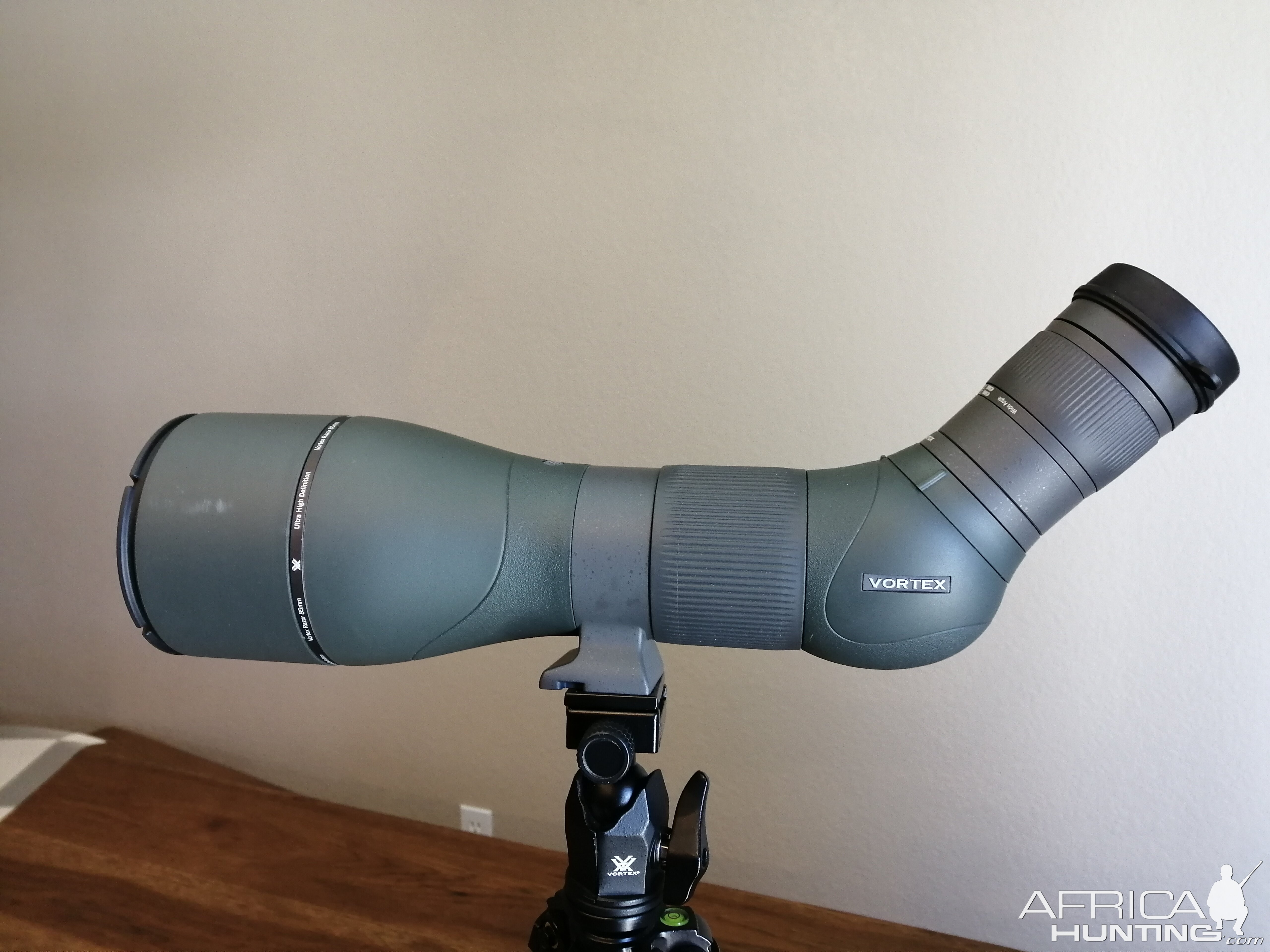 Vortex Razor HD 27-60 x 85 Angled Spotting Scope With Tripod