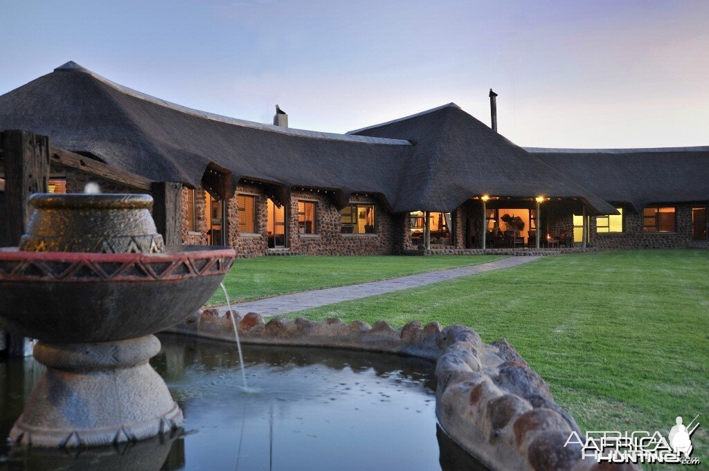 Wag n Bietjie Lodge - Wintershoek Johnny Vivier Safaris in South Africa