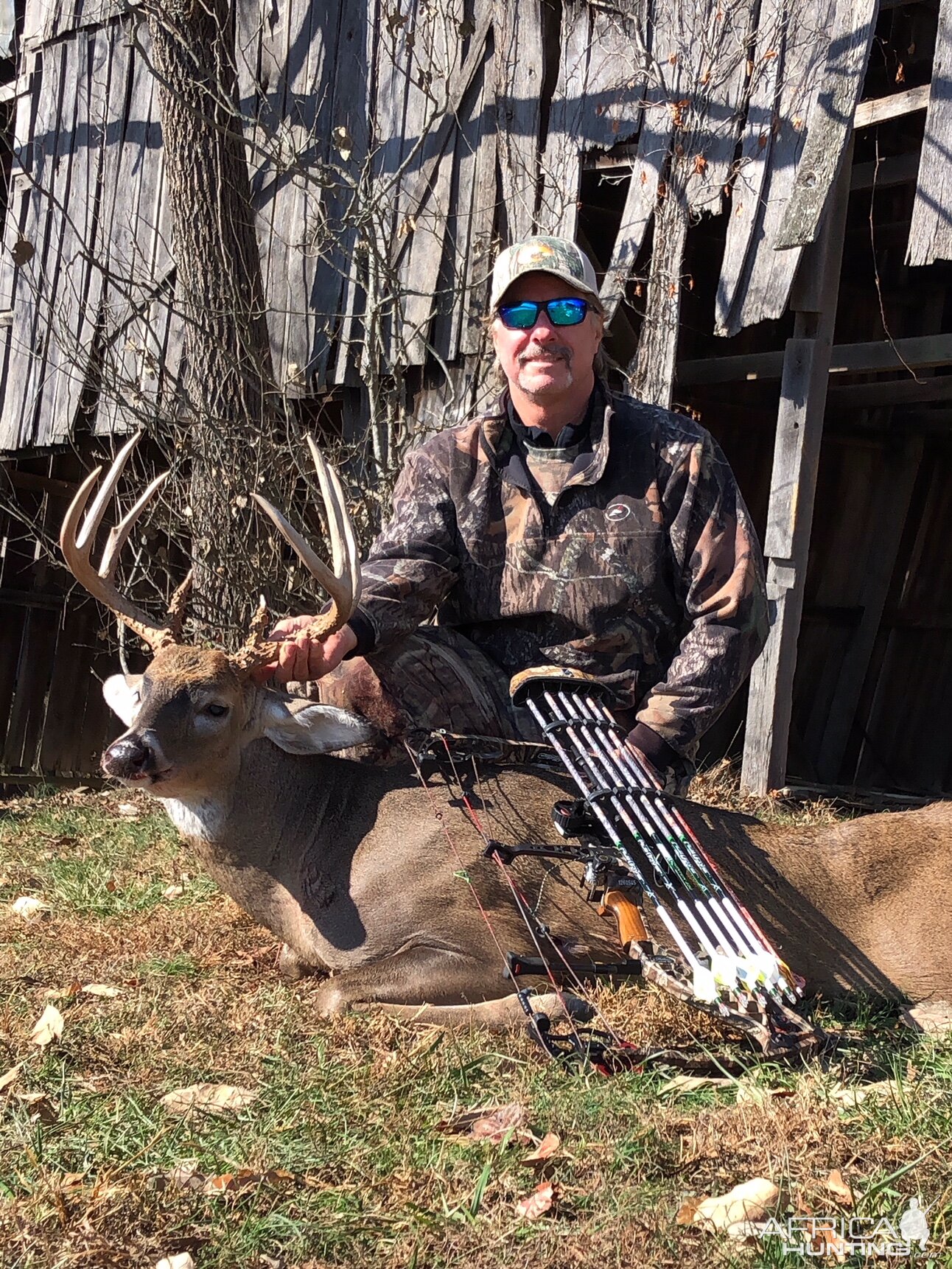 Western Kentucky USA Bow Hunt White-tailed Deer