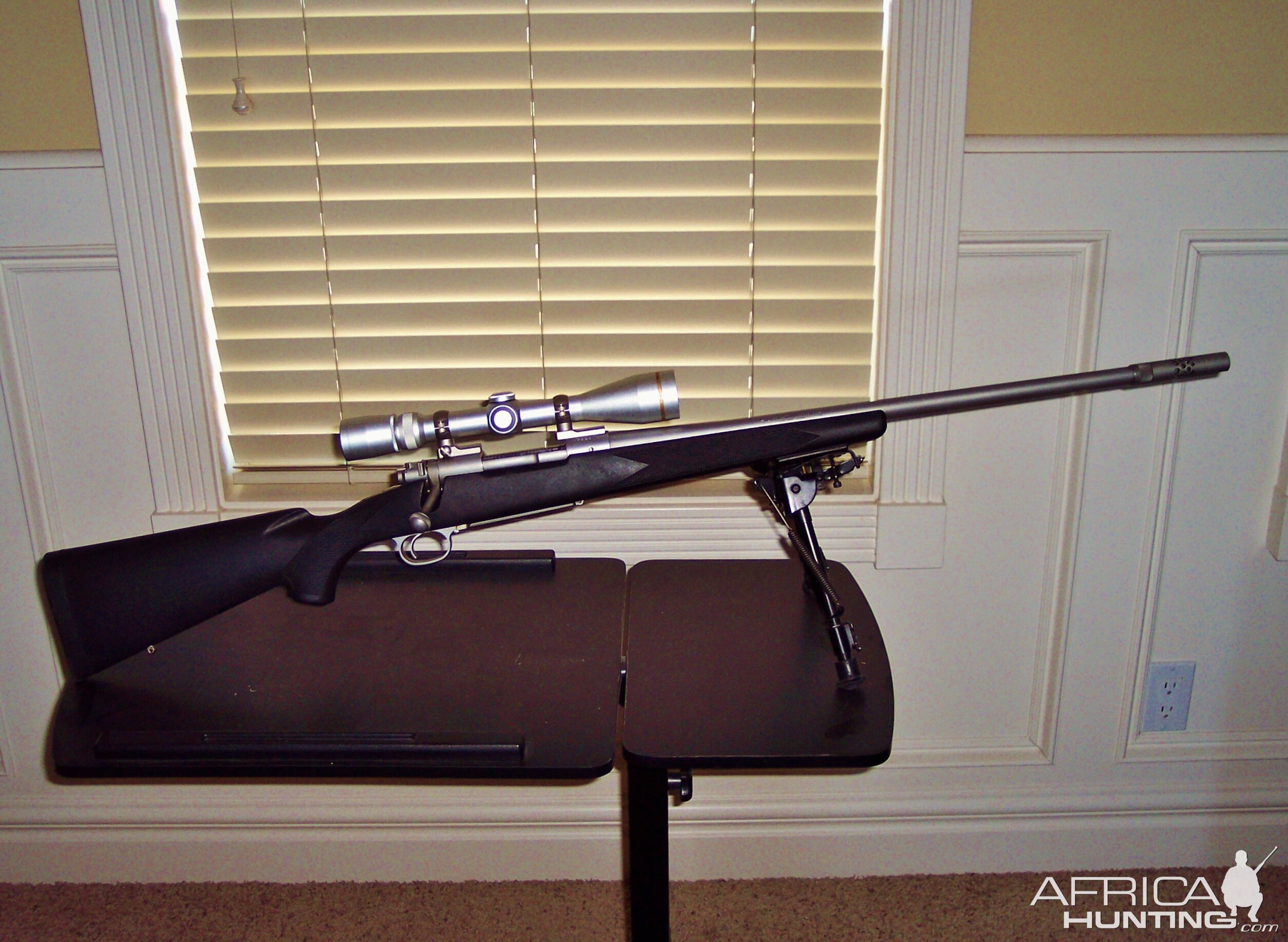 Winchester 70 Classic Stainless BOSS Rifle With Leupold VX3 Stainless .270 Riflescope