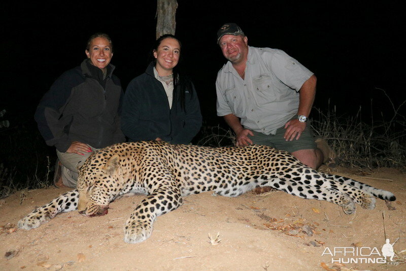 Zimbabwe Hunt Leopard